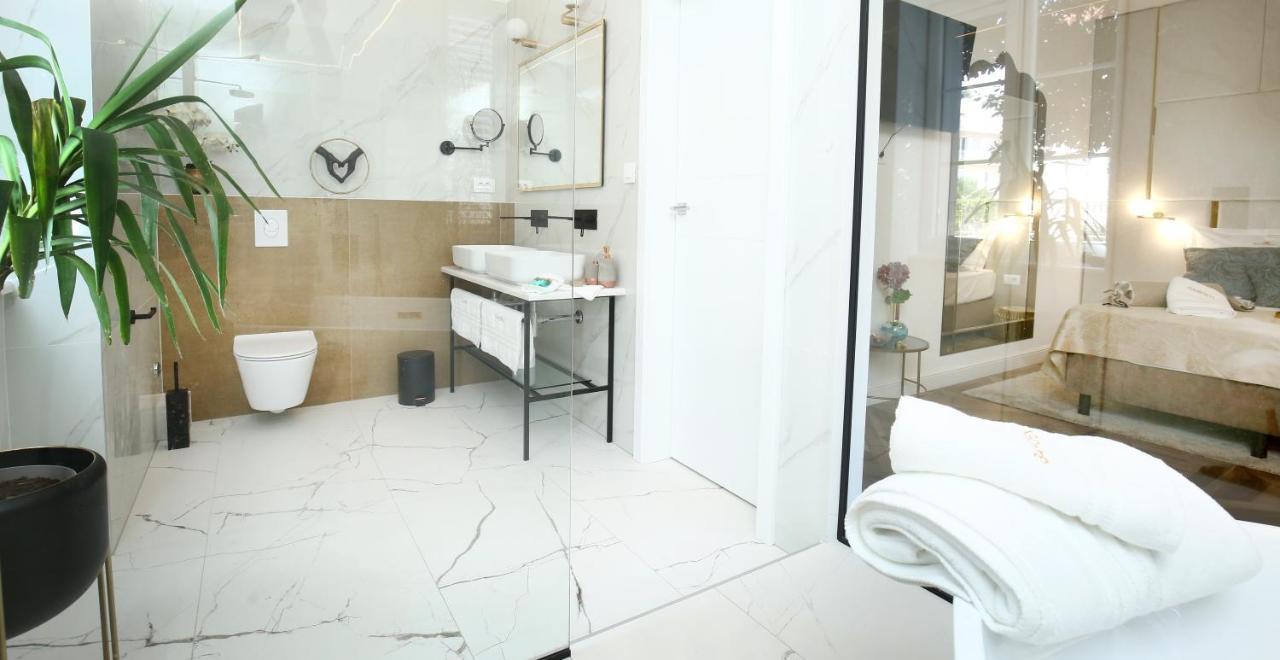 One-Bedroom Apartment,1102884000:JPEG