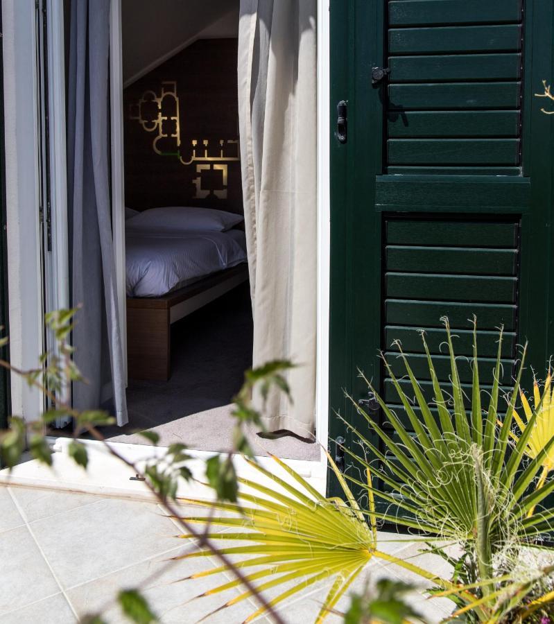 Kamer met Queensize Bed en Balkon