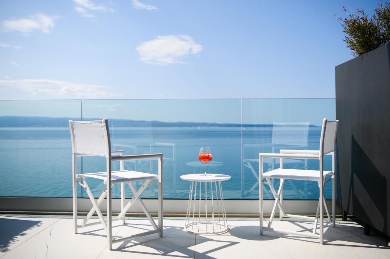 Deluxe Double Room with Balcony and Sea View,1136894482:JPEG