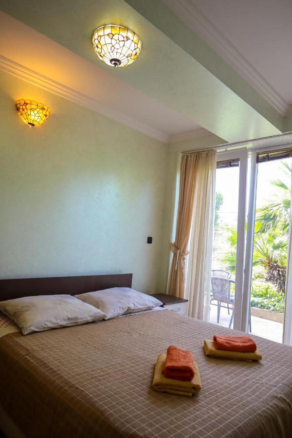 One-Bedroom Apartment with Patio