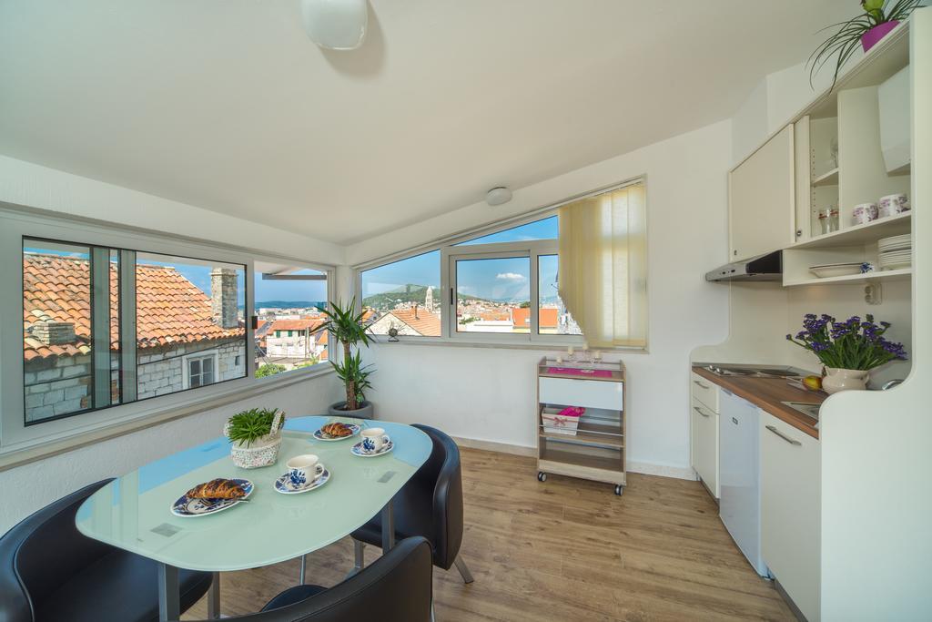 Superior Appartement met Glazen Terras en Balkon