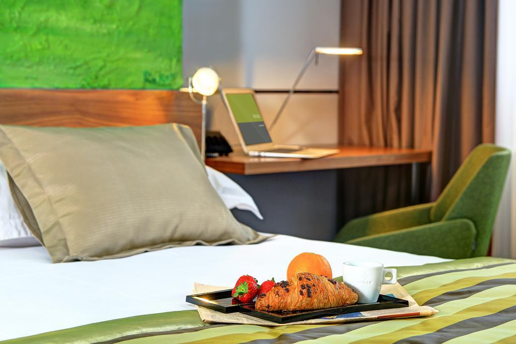 Suite with City View,153761698:JPEG