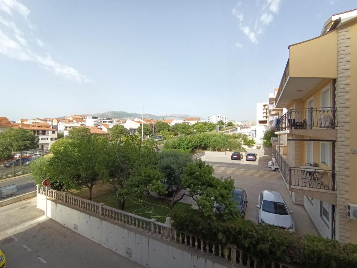 Apartamento de 1 dormitorio con balcón