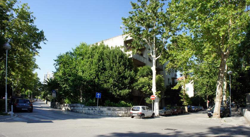 One-Bedroom Apartment with Balcony,199341391:JPEG