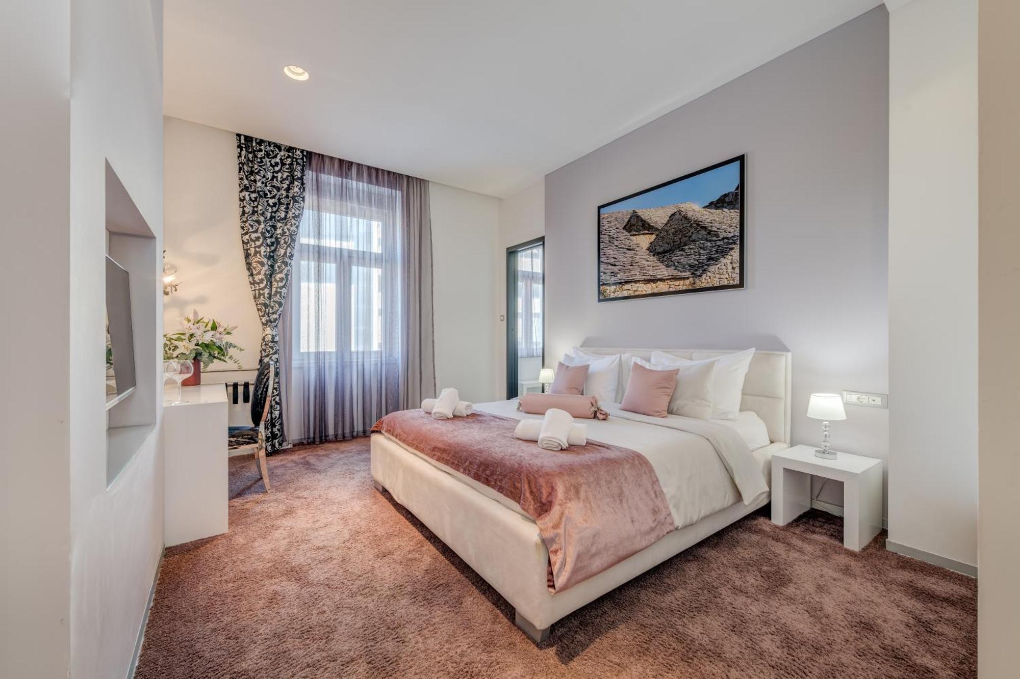 Deluxe Double Room with City View