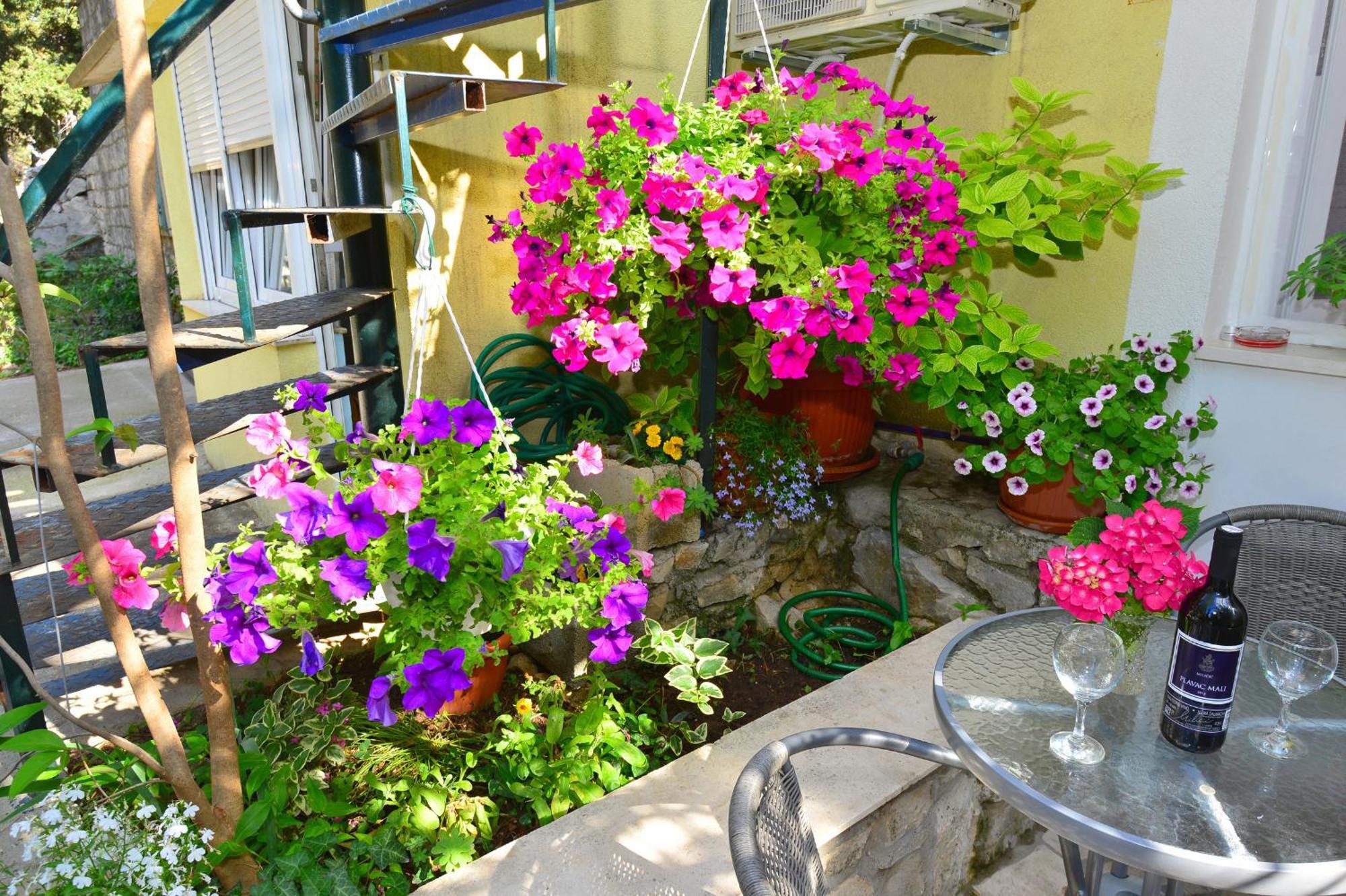 One-Bedroom Apartment,1567118186:JPEG