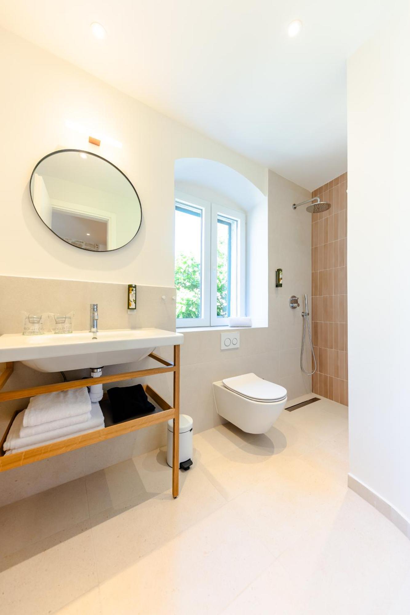 Suite met 2 Slaapkamers - Bijgebouw