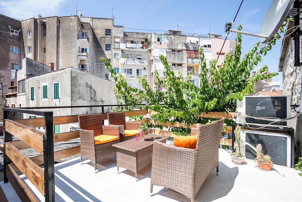 One-Bedroom Apartment with Balcony - Zvizdina Street 6