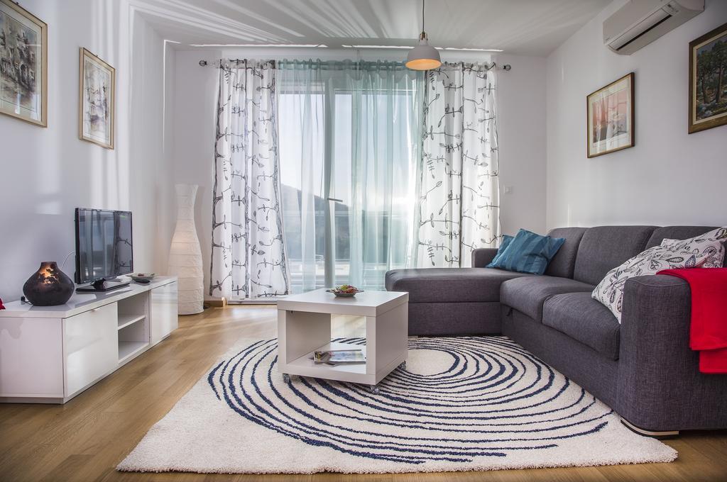 Apartamento de 1 dormitorio con balcón