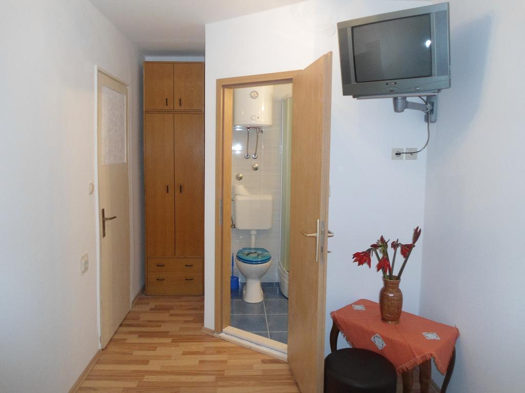 Double with bathroom,400282785:JPEG