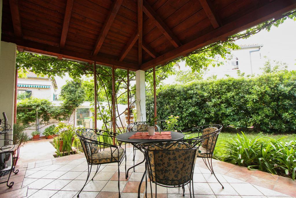 Apartamento Estudio con terraza y vistas al jardín