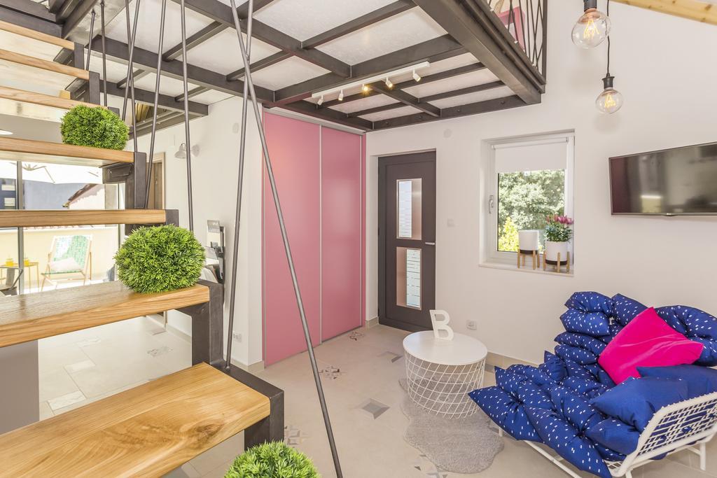 One-Bedroom Apartment Hot Tub