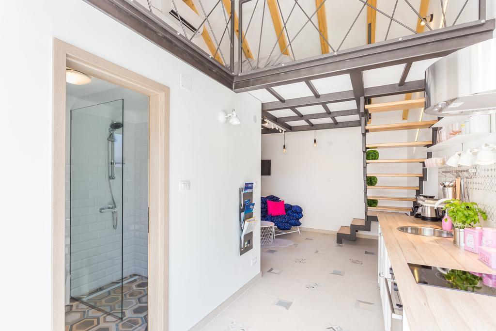 One-Bedroom Apartment Hot Tub