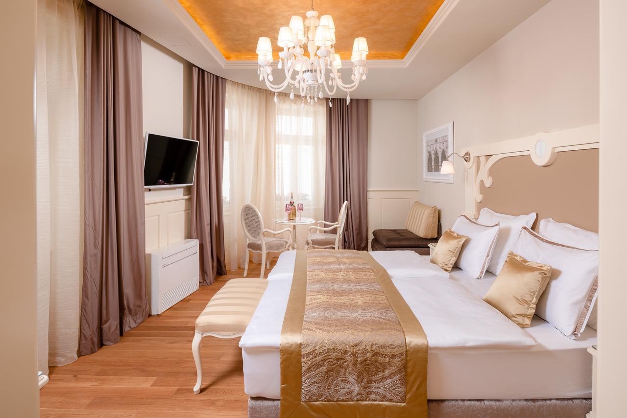 Superior Double or Twin Room with City View