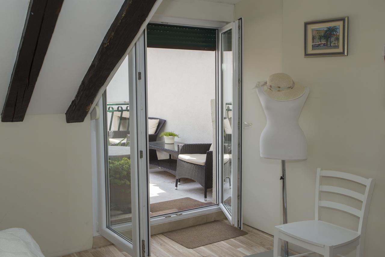 Luxury Three-Bedroom Apartment
