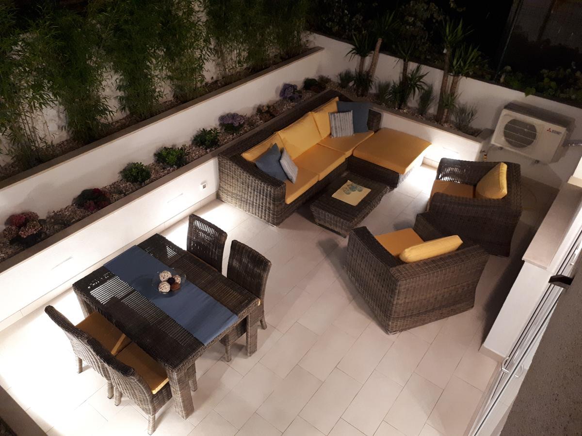 Apartment with Terrace,744287848:JPEG