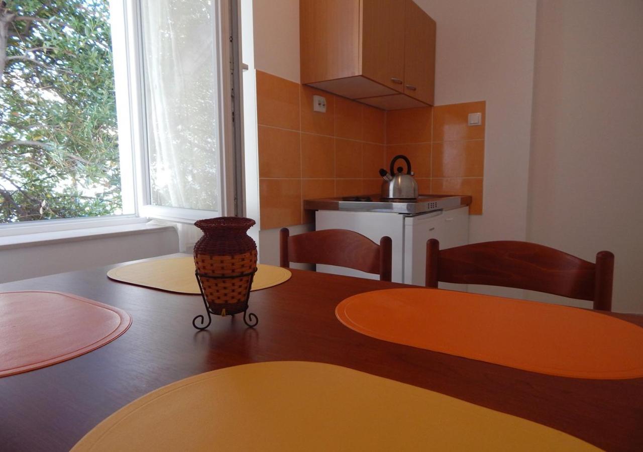 Apartment with Garden View,1410362222:JPEG