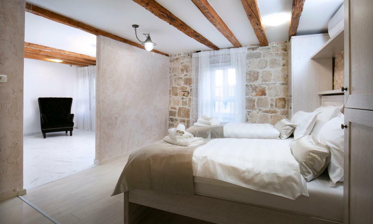 Großes Zweibettzimmer