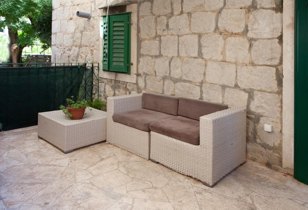 Studio with Terrace,79467075:JPEG