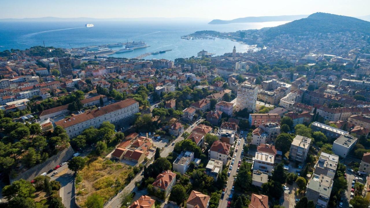 Apartment,851087228:JPEG