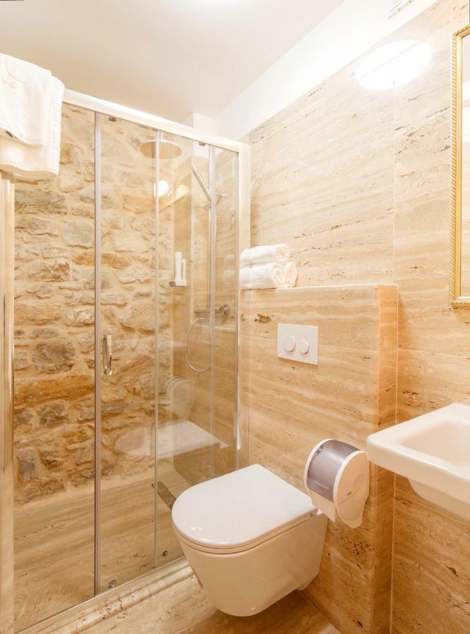 Chambre Deluxe (2 Adultes + 1 Enfant)