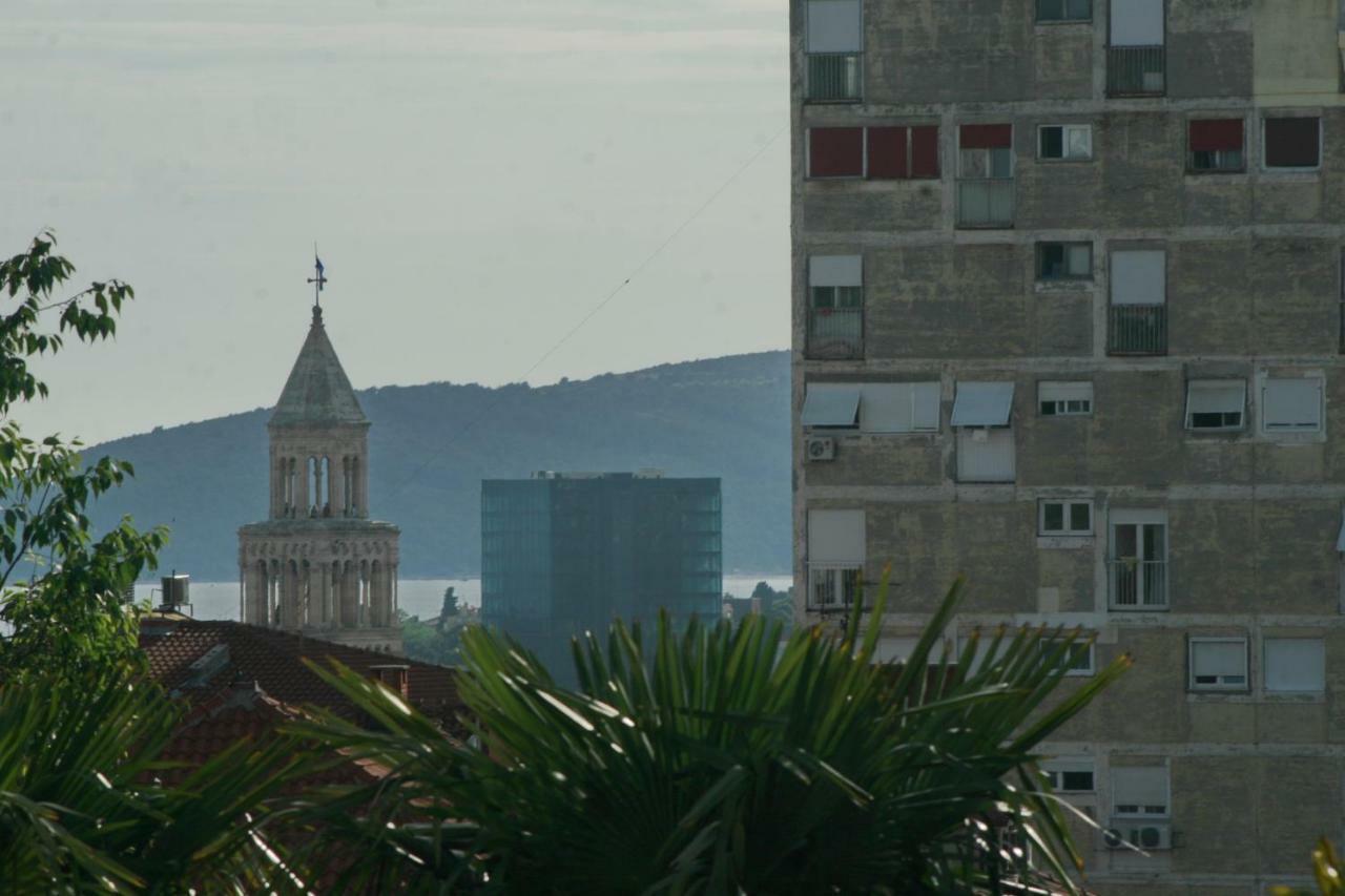 Apartment with Balcony,852196670:JPEG