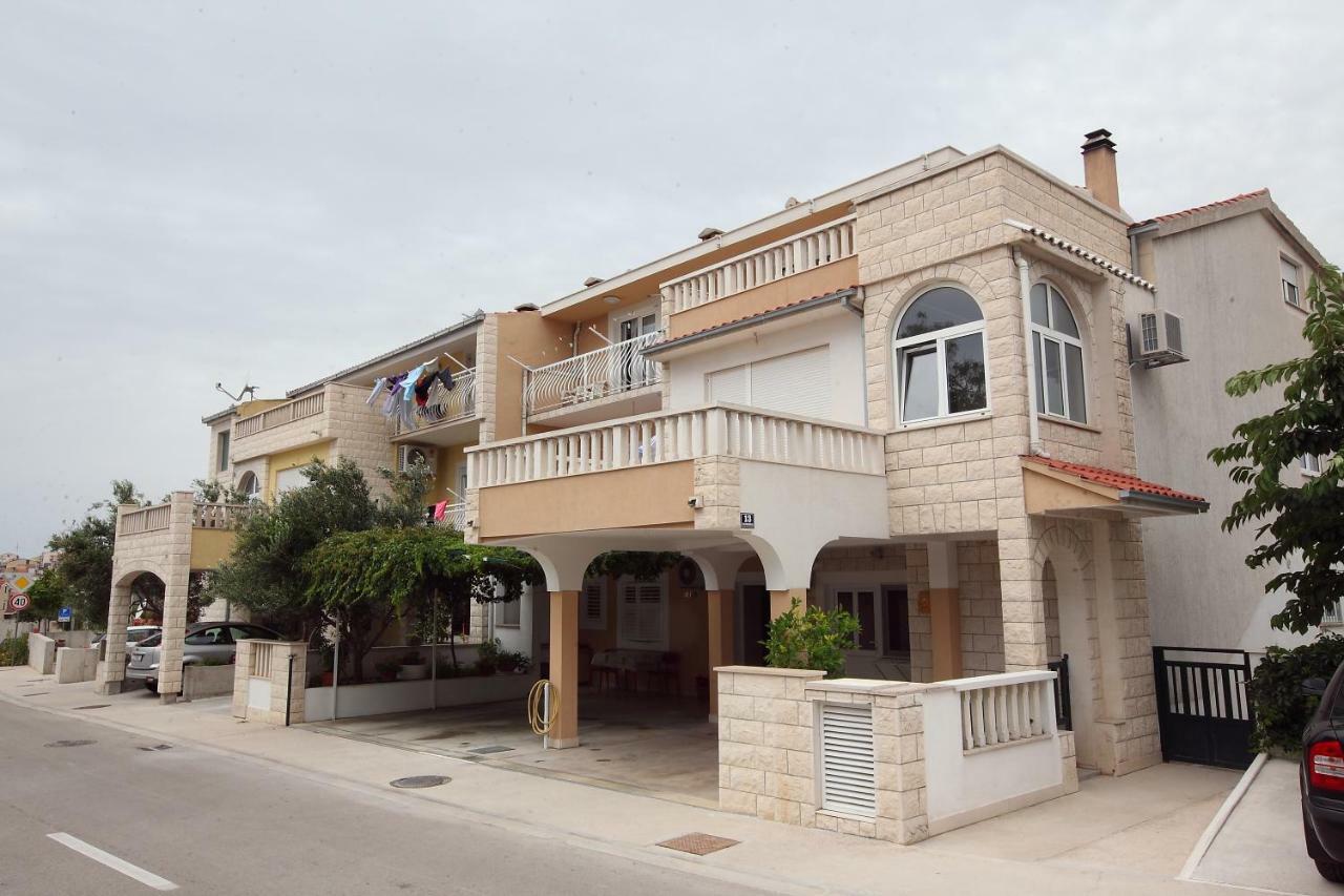 Classic One-Bedroom Apartment with King Bed,1758794473:JPEG