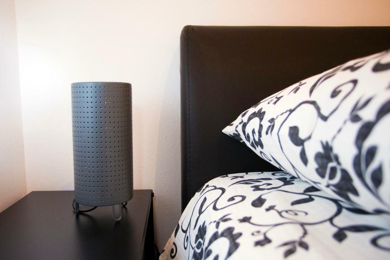 One-Bedroom Apartment,883650835:JPEG