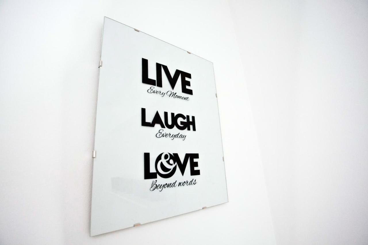 Studio Apartment,885551989:JPEG