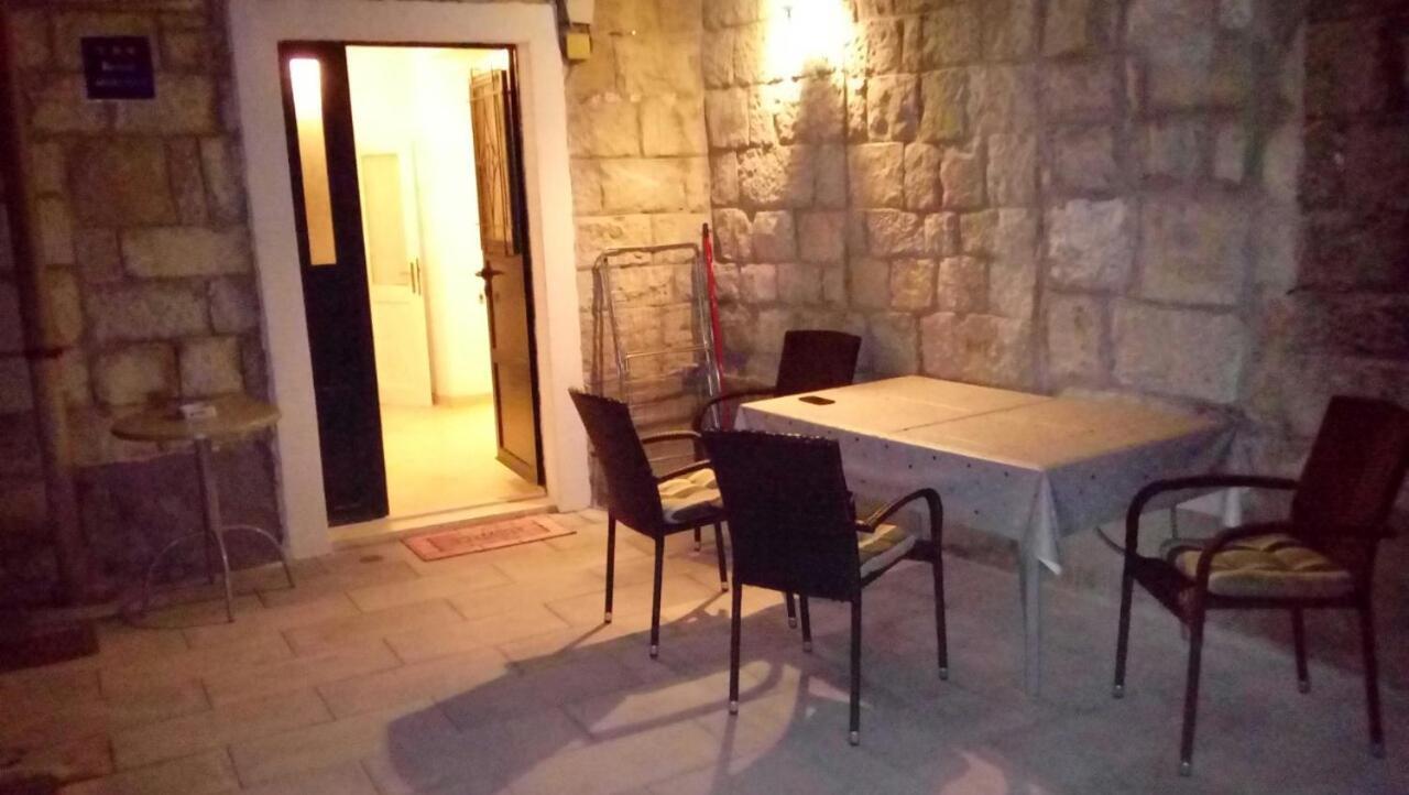 Two-Bedroom Apartment Patio,926101489:JPEG