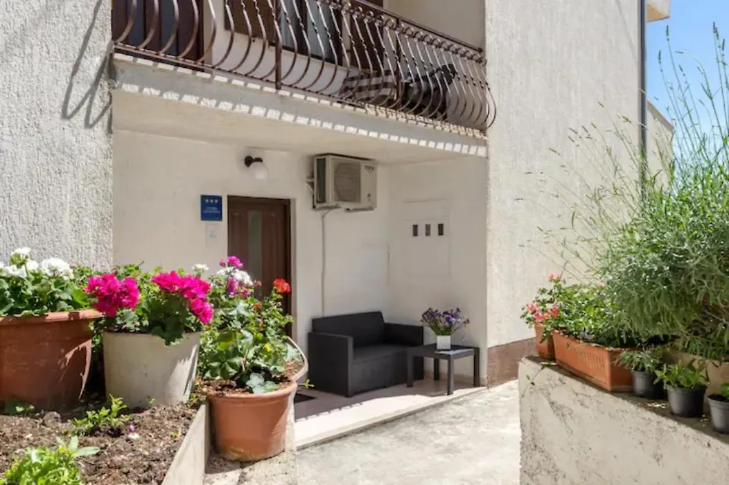 Apartments Marasovic - Roko-1