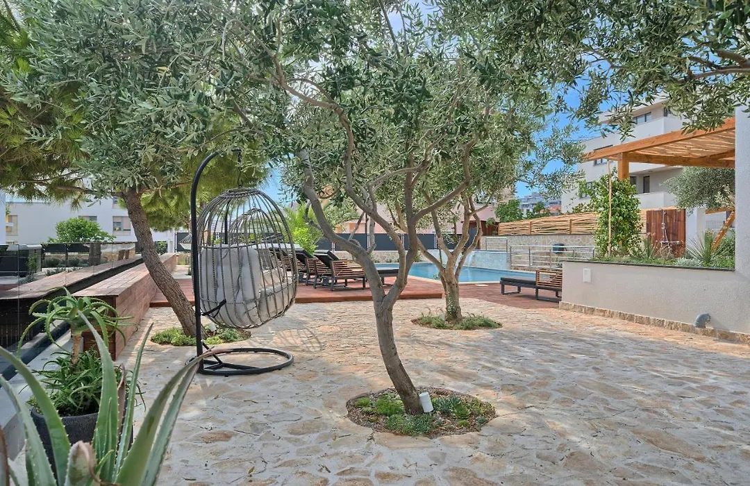 Liberty Living Apartments Znjan Beach-1