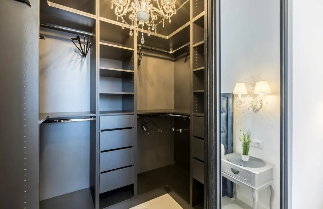 Carmen - Luxury 2-Bedroom Apartment - Downtown-1