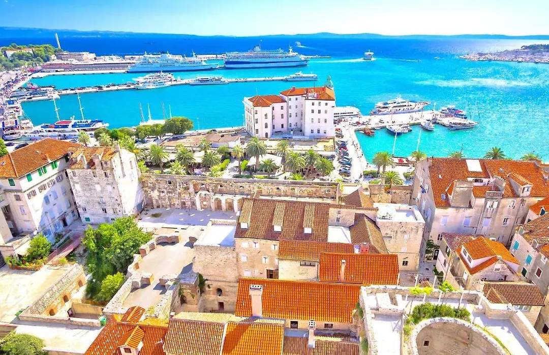 I Love Split Apartments-1