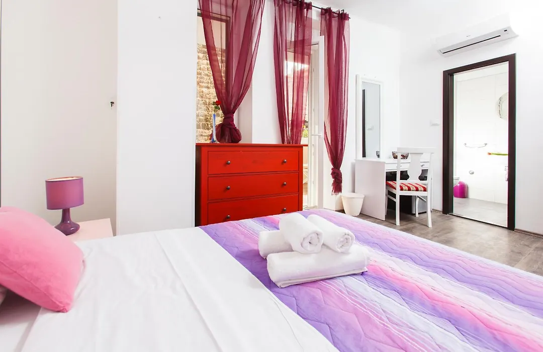 Prior Suites Split-1