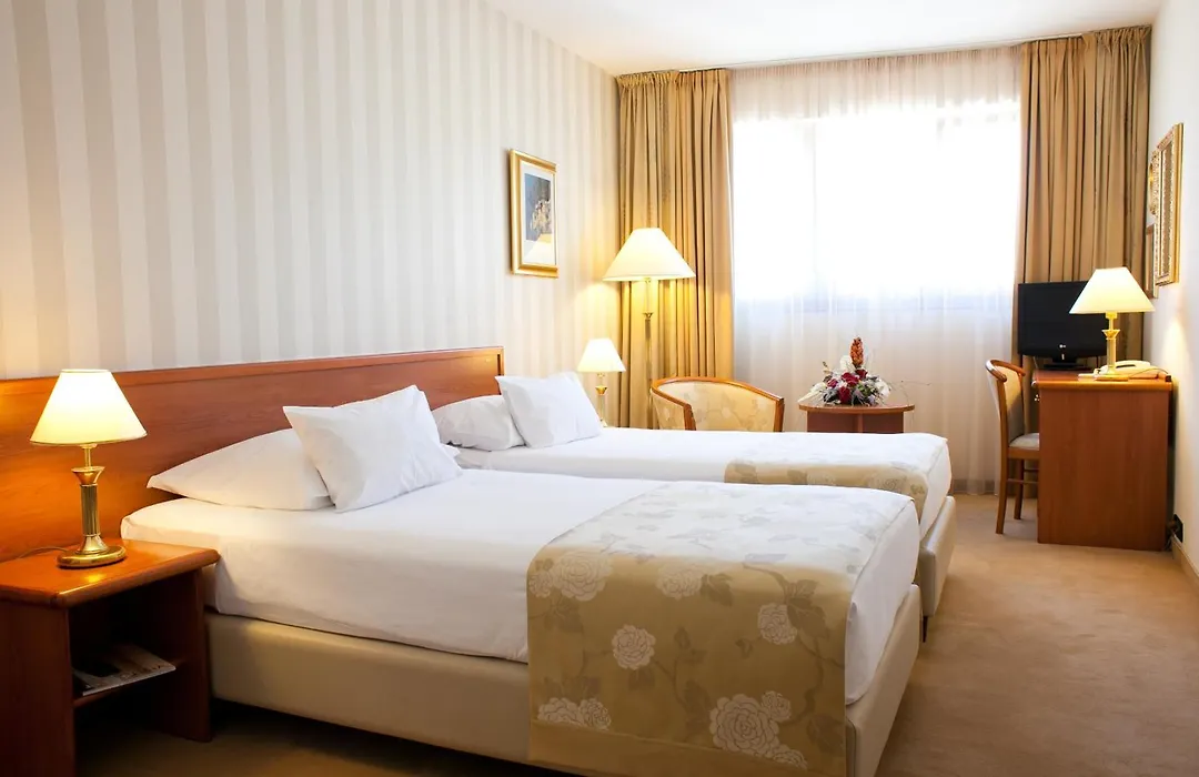 Hotel Globo-1