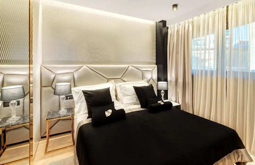 Posh Residence Luxury Suites-1