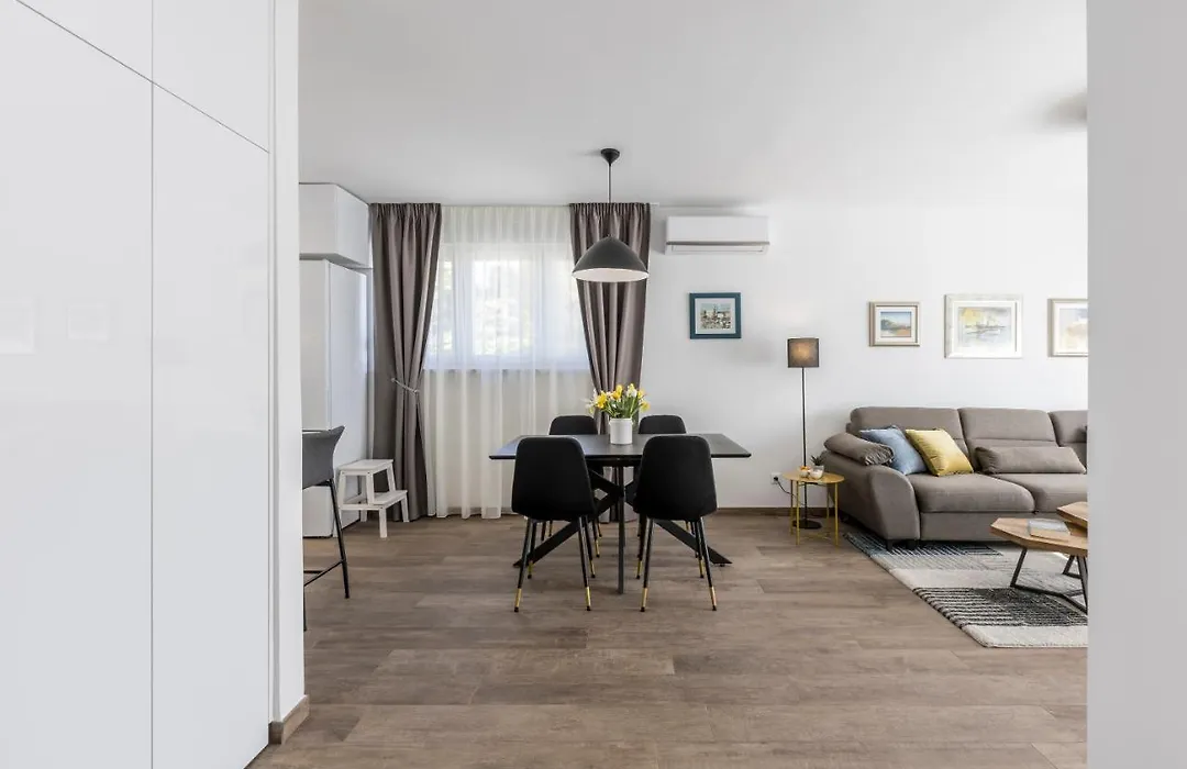 Domus Mea Apartment-1