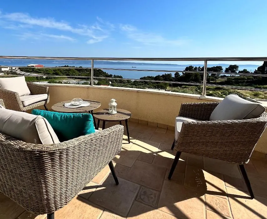 Sky - Beautiful Rooftop Apartment With Shared Pool-1