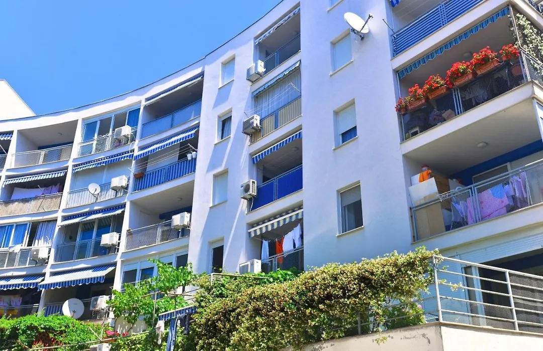 One Bedroom Apartment Terrace Parking-1