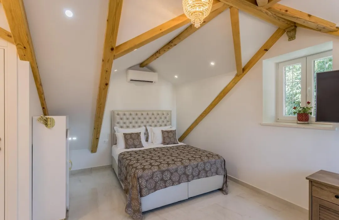Villabella Luxury Rooms-1