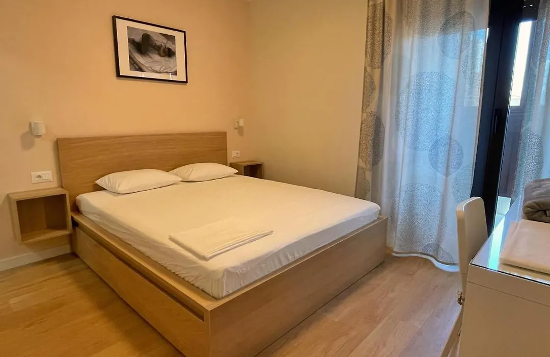 Luxe 4Br Apartment Split-1
