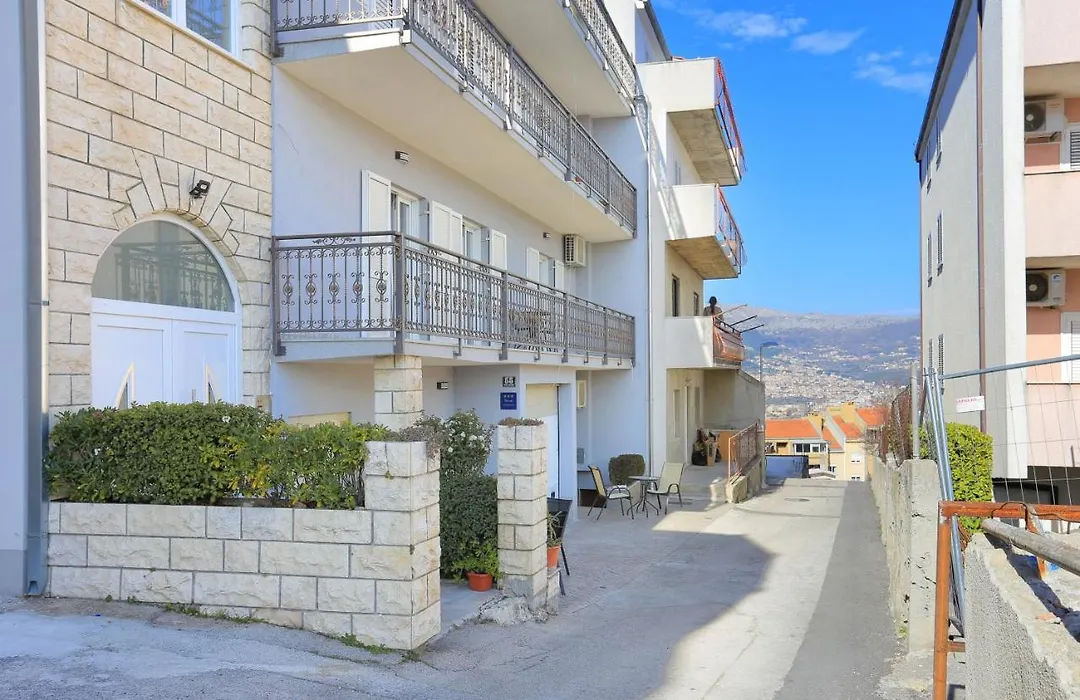Apartment Split 11518C-1