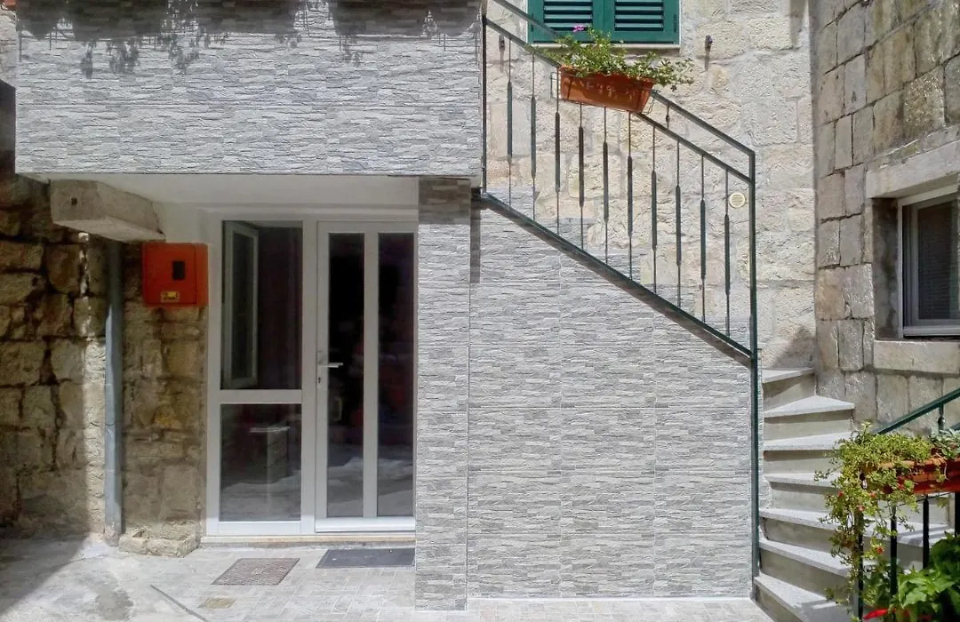 Apartments By The Sea Stobrec, Split - 16352-1