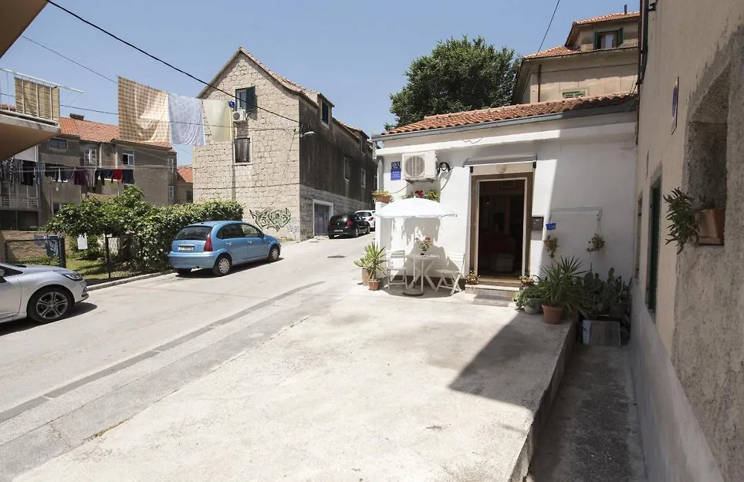 Apartments With A Parking Space Split - 7564-1