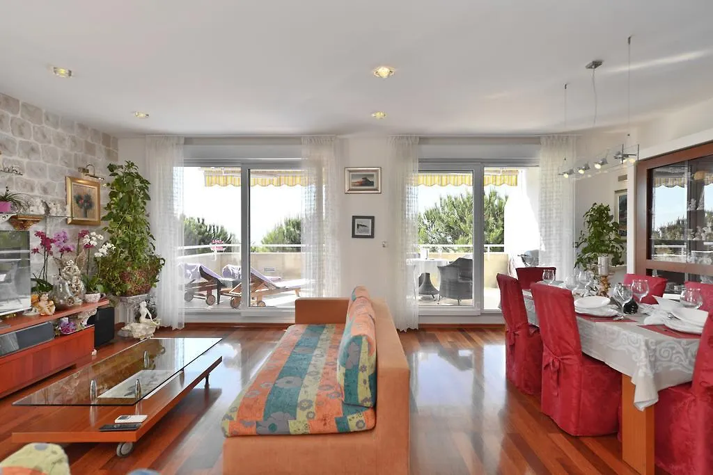 Luxury Seaside Apartment-1