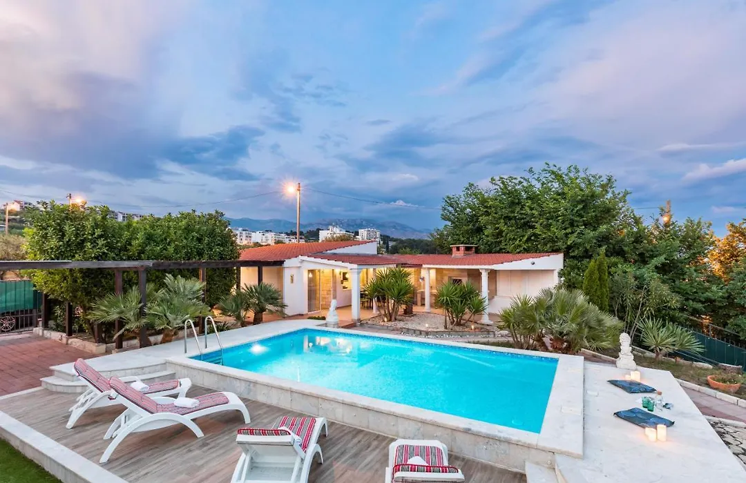 Holiday Home Split-1