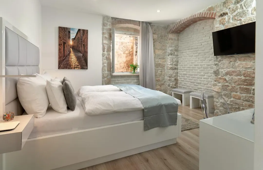 Bernardi Rooms-1
