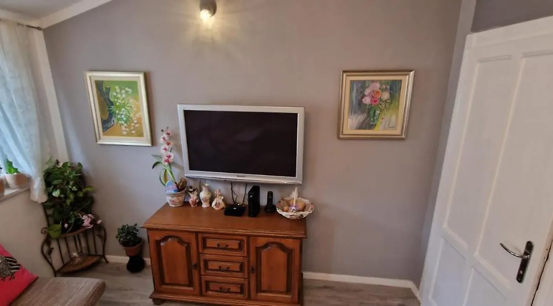 Sunny Apartment-1