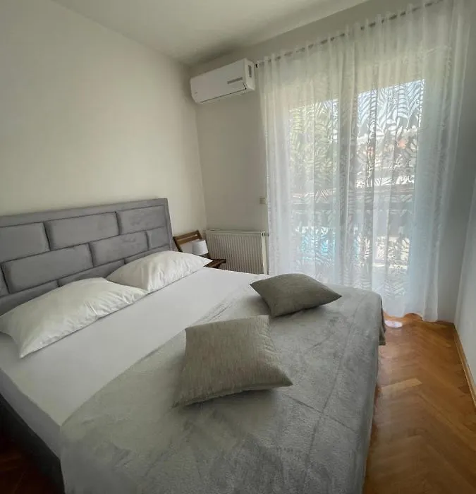 Apartments Vip-1